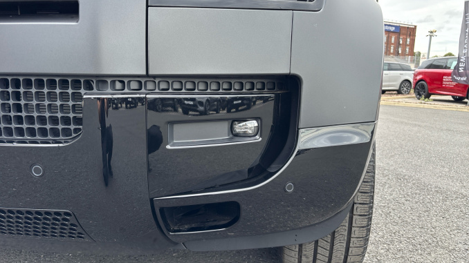 Land Rover Defender 3.0 D250 X-Dynamic HSE 110 5dr Auto Diesel Estate - Image 42